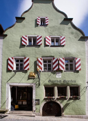 Отель Hotel-Gasthof Goldener Greifen  Ротенбург-Об-Дер-Таубер